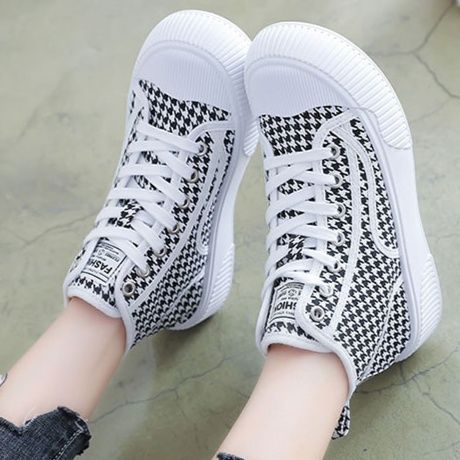 ハイカットスニーカー カジュアル シンプル かわいい スタイリッシュ 脚長効果 伸長効果 美脚足長 疲れにくい 痛くならない