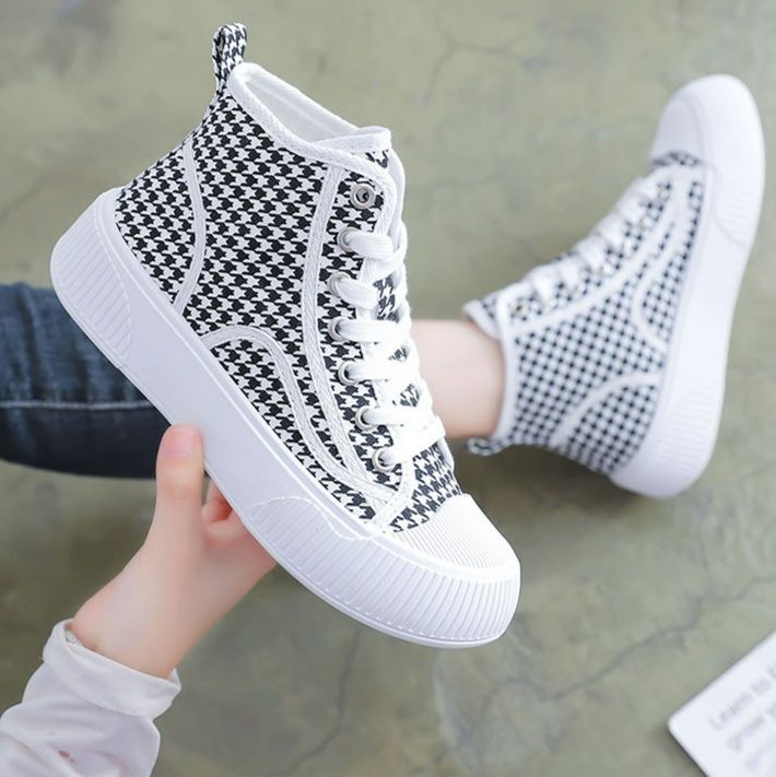 ハイカットスニーカー カジュアル シンプル かわいい スタイリッシュ 脚長効果 伸長効果 美脚足長 疲れにくい 痛くならない