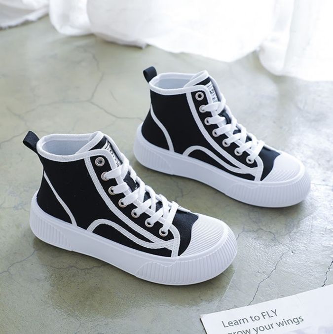 ハイカットスニーカー カジュアル シンプル かわいい スタイリッシュ 脚長効果 伸長効果 美脚足長 疲れにくい 痛くならない