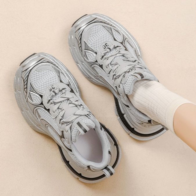 ハイカットスニーカー 部活 スポーツ ランニング 軽快 スポーティー 厚底ソール クッション性 疲れにくい 通気性 メッシュ素材