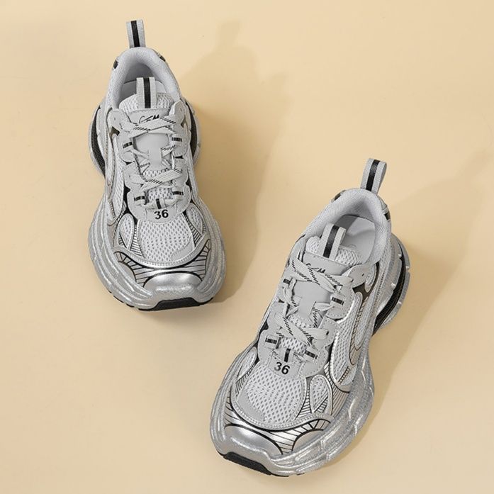 ハイカットスニーカー 部活 スポーツ ランニング 軽快 スポーティー 厚底ソール クッション性 疲れにくい 通気性 メッシュ素材