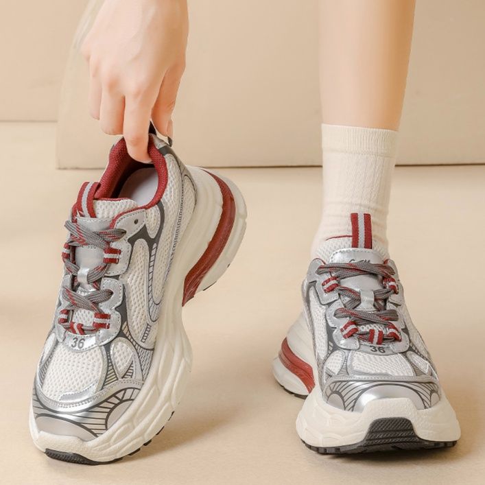 ハイカットスニーカー 部活 スポーツ ランニング 軽快 スポーティー 厚底ソール クッション性 疲れにくい 通気性 メッシュ素材