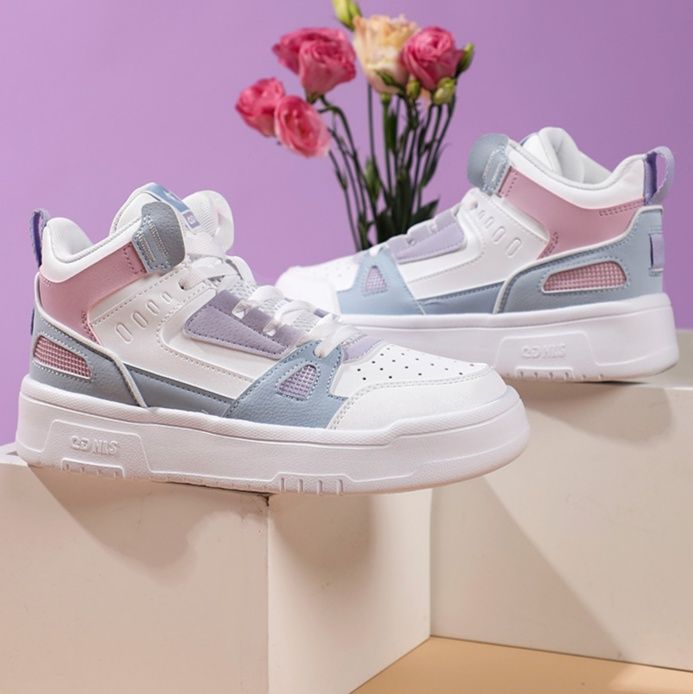 ハイカットスニーカー 通気性 メッシュ素材 日常使い 歩きやすい 疲れにくい 厚底ソール クッション性 部活 スポーツ ランニング