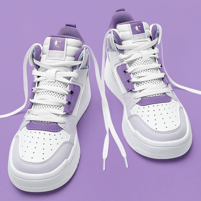 ハイカットスニーカー 通気性 メッシュ素材 日常使い 歩きやすい 疲れにくい 厚底ソール クッション性 部活 スポーツ ランニング