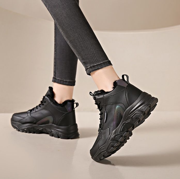 ハイカットスニーカー スポーティー アウトドア 日常使い ふわもこ裏起毛 安定感 疲れにくい 痛くならない 軽快 デイリーユース 