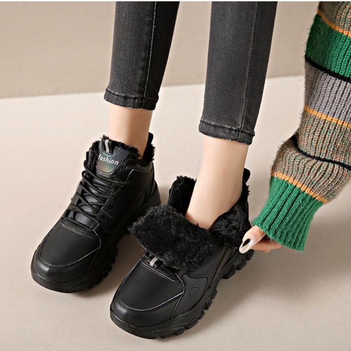 ハイカットスニーカー スポーティー アウトドア 日常使い ふわもこ裏起毛 安定感 疲れにくい 痛くならない 軽快 デイリーユース 