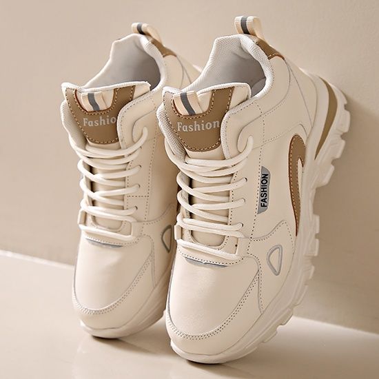 ハイカットスニーカー スポーティー アウトドア 日常使い ふわもこ裏起毛 安定感 疲れにくい 痛くならない 軽快 デイリーユース 