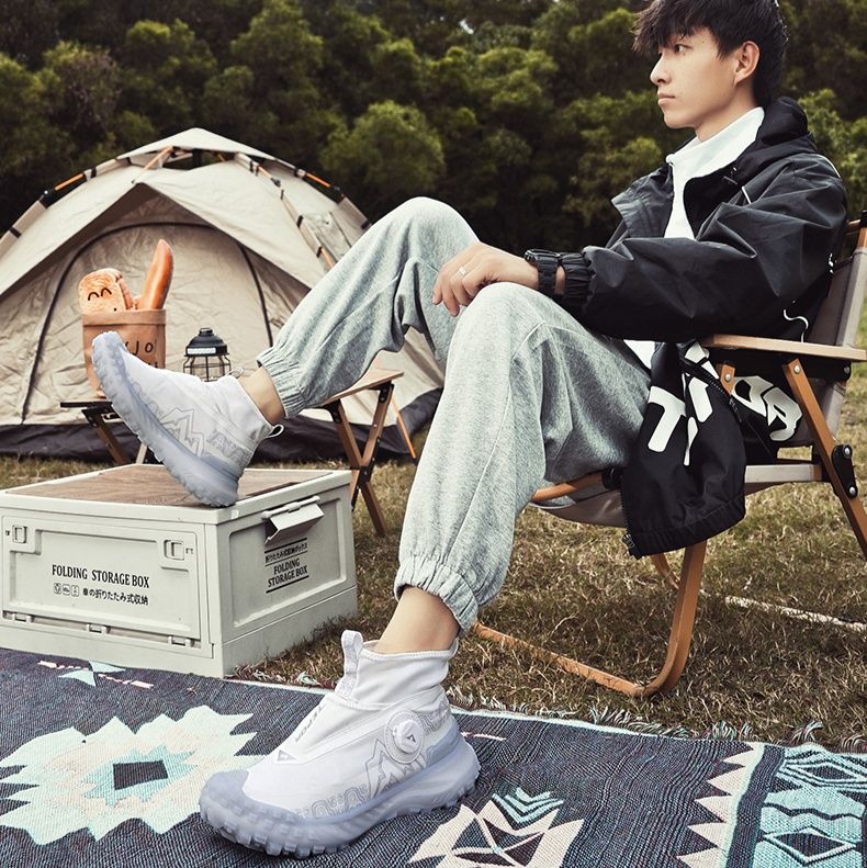 ハイカットスニーカー 厚底ソール グリップ力 疲れにくい 痛くならない 履きやすい 歩きやすい クッション 安定感 通気性 アウトドア