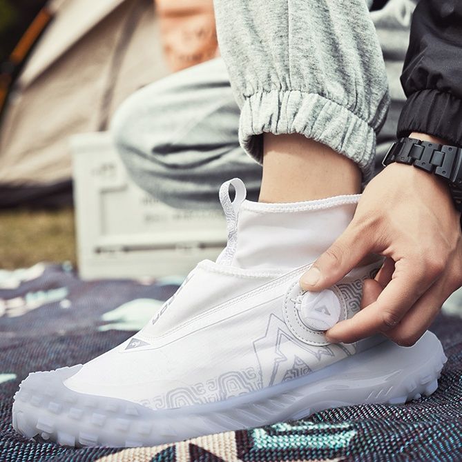 ハイカットスニーカー 厚底ソール グリップ力 疲れにくい 痛くならない 履きやすい 歩きやすい クッション 安定感 通気性 アウトドア