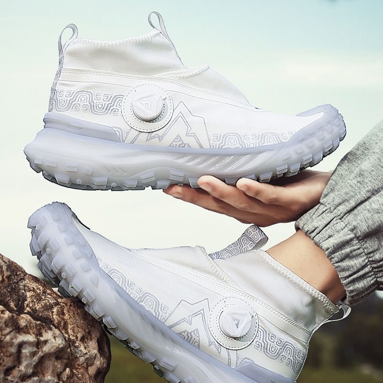 ハイカットスニーカー 厚底ソール グリップ力 疲れにくい 痛くならない 履きやすい 歩きやすい クッション 安定感 通気性 アウトドア