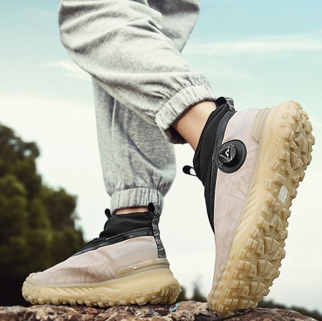ハイカットスニーカー 厚底ソール グリップ力 疲れにくい 痛くならない 履きやすい 歩きやすい クッション 安定感 通気性 アウトドア