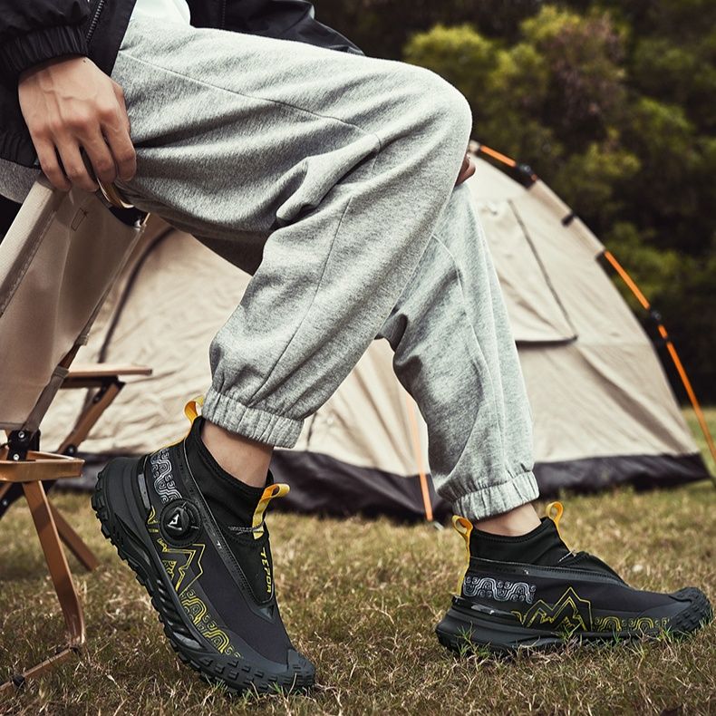 ハイカットスニーカー 厚底ソール グリップ力 疲れにくい 痛くならない 履きやすい 歩きやすい クッション 安定感 通気性 アウトドア