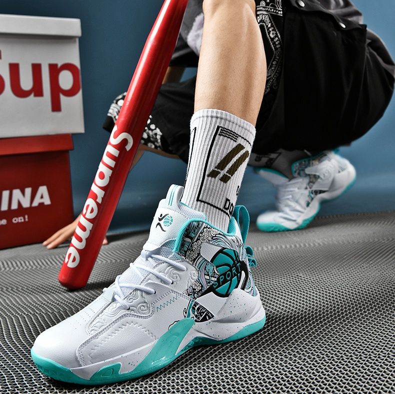 ハイカットスニーカー クッション性 衝撃吸収性 防滑性 通気性 日常使い 部活 スポーツ ランニング デイリーユース かっこいい 目立つ