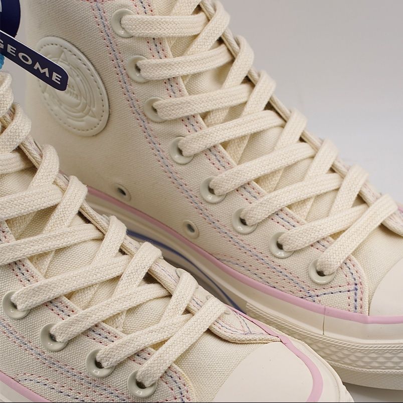 ハイカットスニーカー 人気 カジュアル シンプル かわいい 可愛い おしゃれ スタイリッシュ きれいめ 帆布素材 歩きやすい クッション