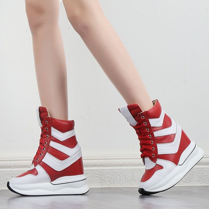 ハイカットスニーカー 脚長効果 伸長効果 目立つ 遊び心 おしゃれ きれいめ ボリュームハイカット 厚底靴 クッション 安定感 通気性