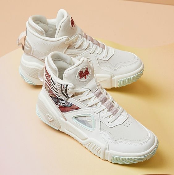 ハイカットスニーカー ダンス 疲れにくい 痛くならない カジュアル シンプル かわいい 遊び心 おしゃれ 歩きやすい クッション 安定感