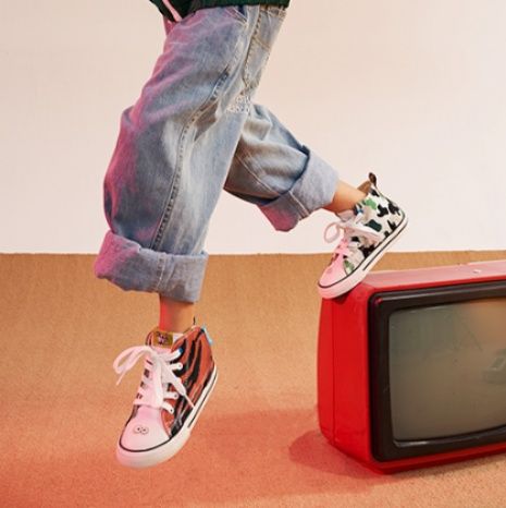 ハイカットスニーカー 人気 かっこいい 目立つ 遊び心 おしゃれ オールシーズン 履きやすい 歩きやすい クッション すべりにくい