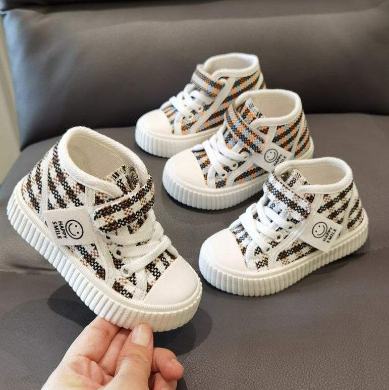 【自分で履きたいを応援】スマイル ベビーシューズ | マジックテープ ハイカット風 歩きやすい 軽量