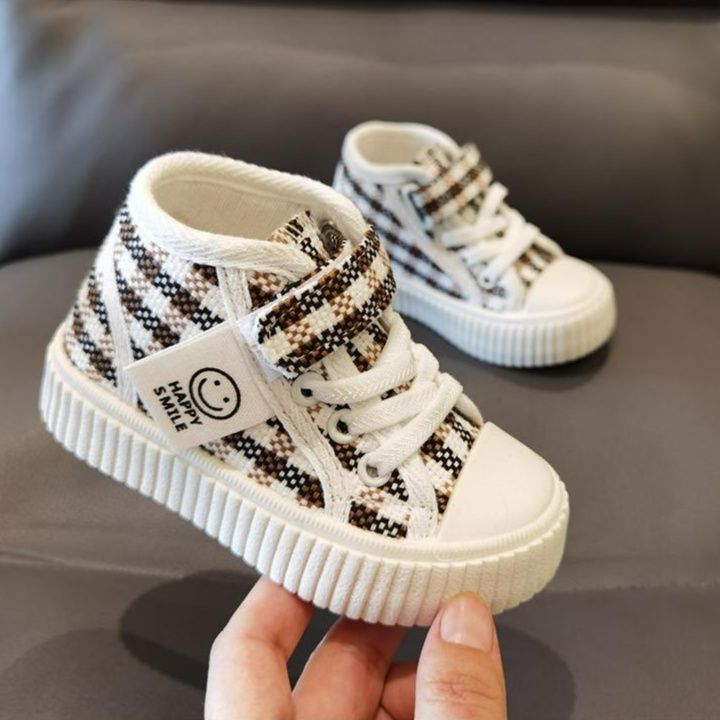 【自分で履きたいを応援】スマイル ベビーシューズ | マジックテープ ハイカット風 歩きやすい 軽量