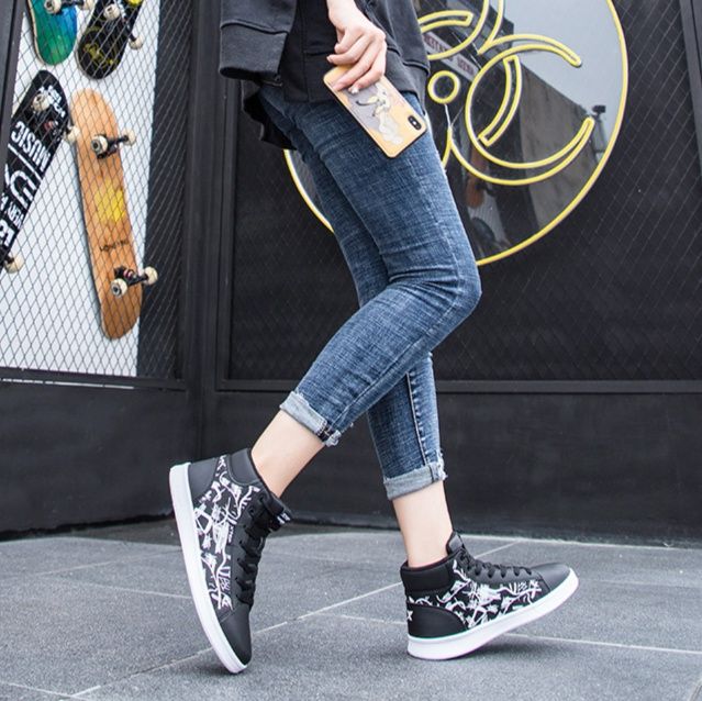 【アートな足元】グラフィック ハイカットスニーカー | モノトーン プリント ストリート ユニセックス