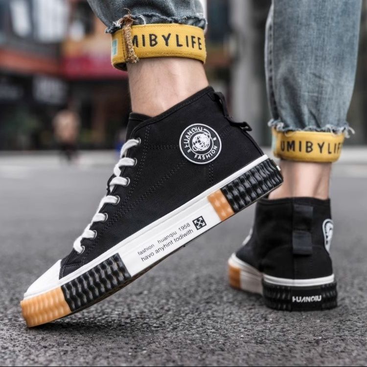 【主役級】総柄アートプリント ハイカットスニーカー | オールレッド ストリート ユニセックス