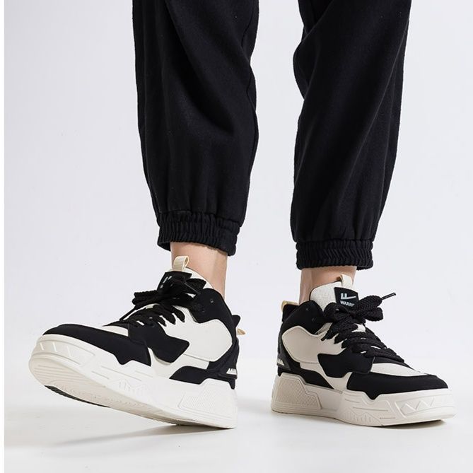 【ギザギザソール】ハイカットスニーカー | 黒キャンバス ガムソール ボリューム ストリート