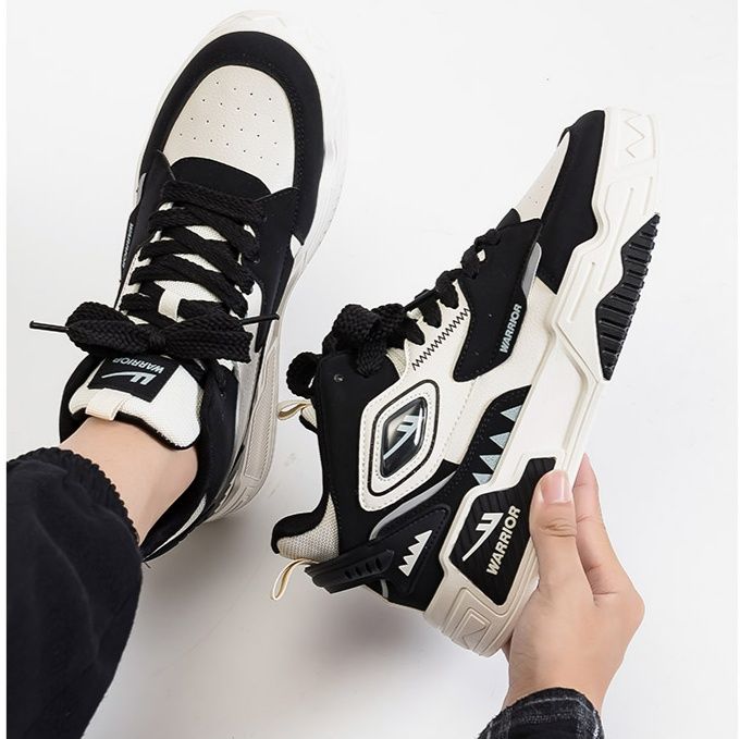 【ギザギザソール】ハイカットスニーカー | 黒キャンバス ガムソール ボリューム ストリート