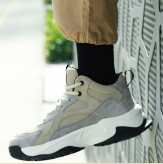 【Jeep SPIRIT】チャンキーソールスニーカー モノトーン | 異素材ミックス 厚底