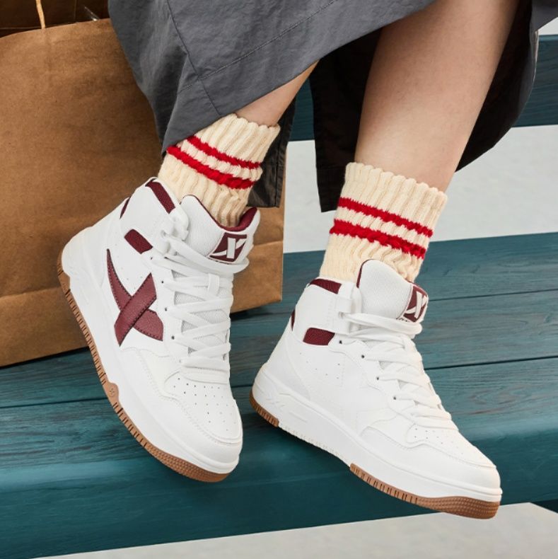 【大人のカジュアル】ブラック カジュアル ハイカットスニーカー | ラバーキャップソール クラシック