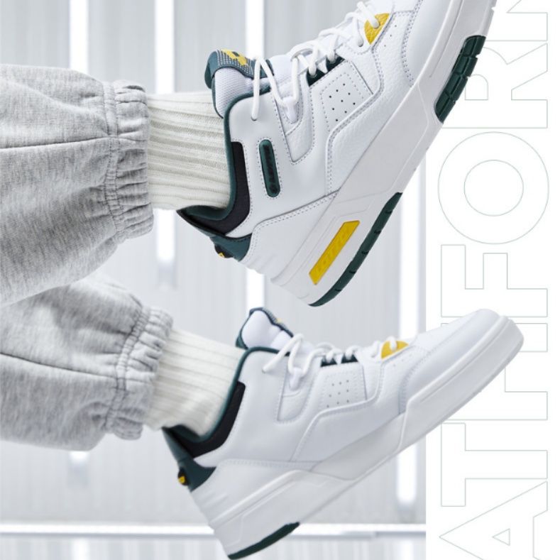 【究極のクリーン】オールホワイト スポーティスニーカー | 厚底 パンチングデザイン アーバンストリート