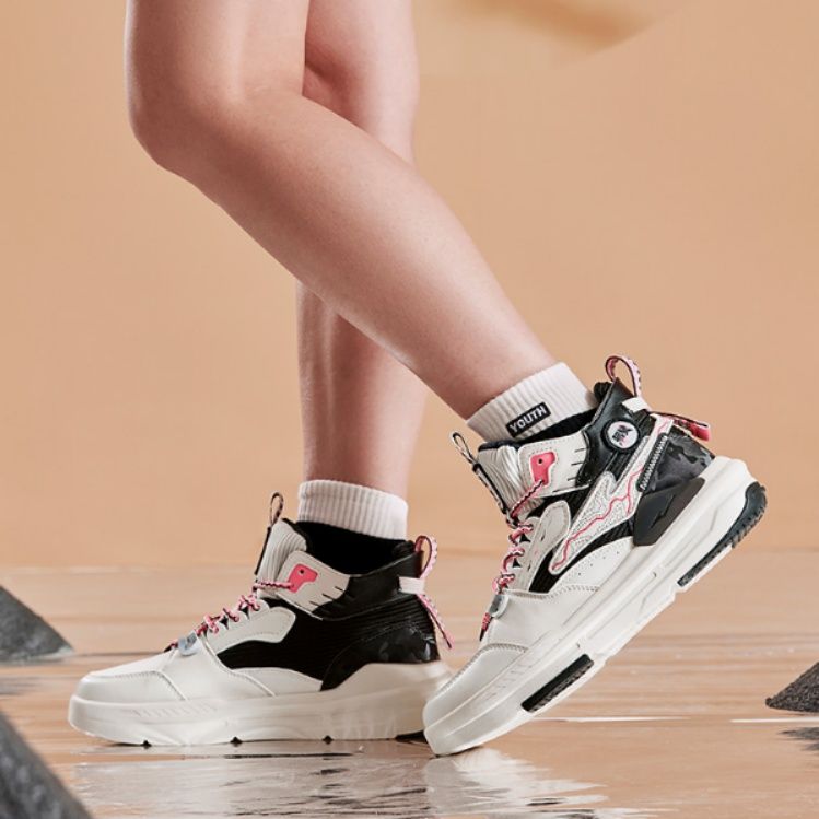 【アーバン・タクティカル】ハイカットスニーカー ホワイト×ブラック | 厚底 サイドジップ ピンクアクセント テックウェア