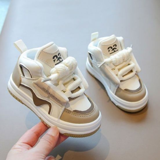 【ストリート・ミニ】キッズ ハイカットスニーカー ブラック×グリーン | チャンキーシューレース 厚底 タフデザイン