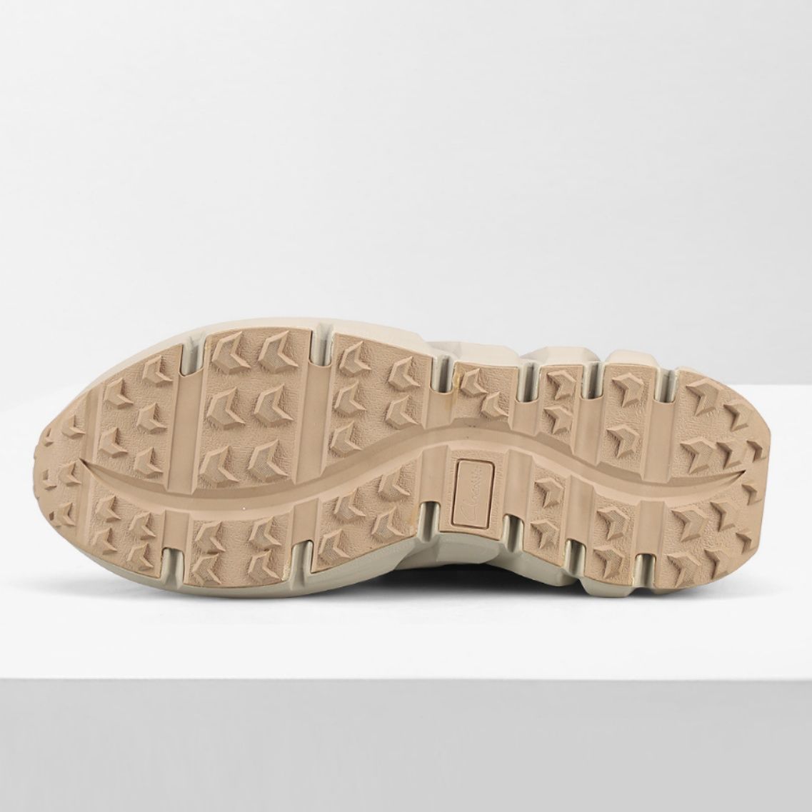 【都会的タフネス】ミッドカット ワークスニーカー ブラック | 幾何学ボリュームソール 異素材コンビ モード・ストリート