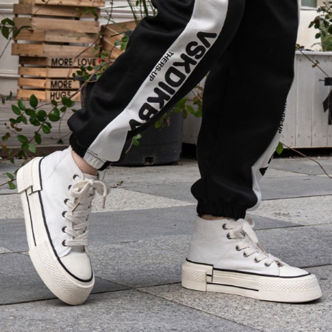 【アーバン・プラットフォーム】ハイカット キャンバススニーカー ホワイト | 厚底 チャンキーソール モード・ストリート