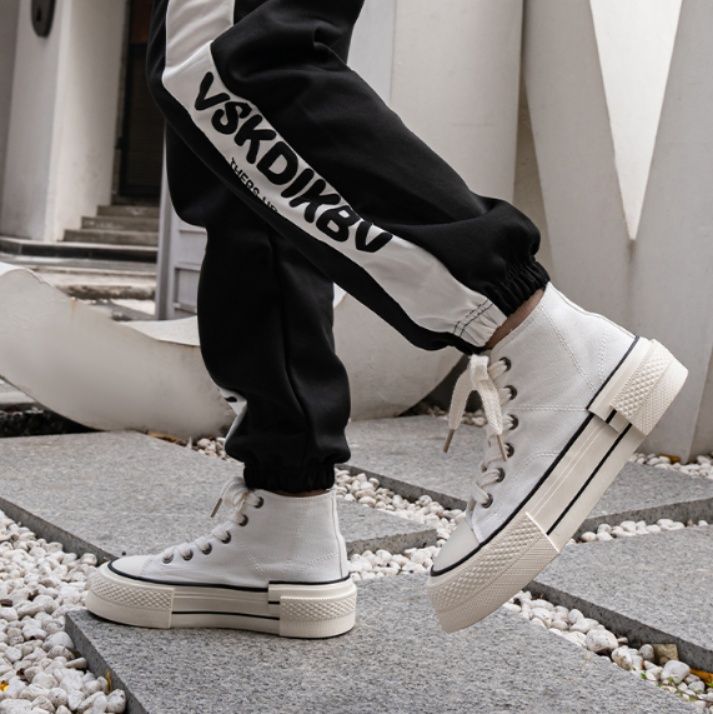 【アーバン・プラットフォーム】ハイカット キャンバススニーカー ホワイト | 厚底 チャンキーソール モード・ストリート