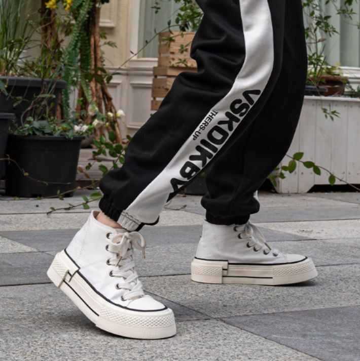 【アーバン・プラットフォーム】ハイカット キャンバススニーカー ホワイト | 厚底 チャンキーソール モード・ストリート