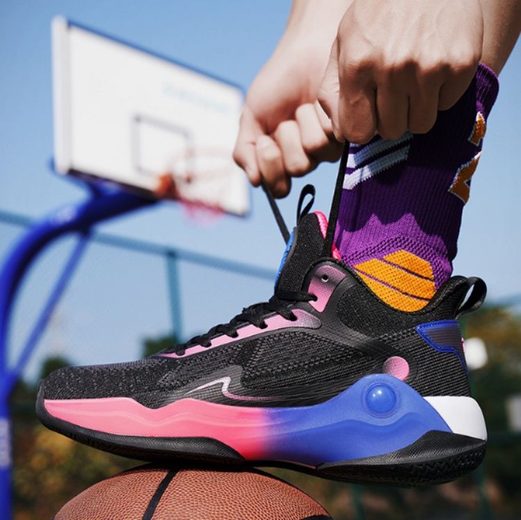 【リラックス・ドローイング】ミッドカットスニーカー ホワイト | ハンドペイント風グラフィック パステルアクセント アーバン・ポップ