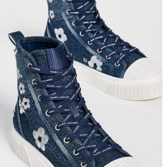 【フローラル・インディゴ】デニム ハイカットスニーカー ネイビー | フラワー刺繍 スパンコールアクセント 厚底・ガーリーストリート