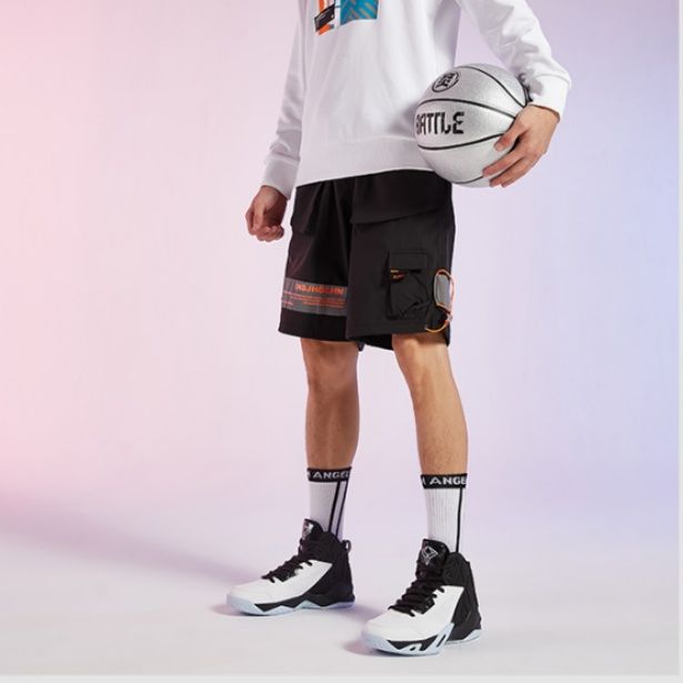 【プレシジョン・コート】バスケットボールシューズ ホワイト×ブラック | 流線型サイドケージ 高反発ソール テクニカル・スポーツウェア