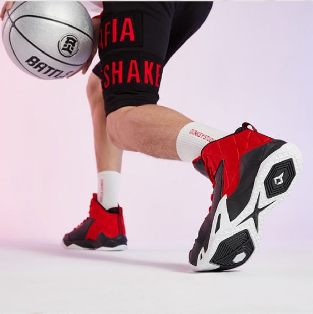 【プレシジョン・コート】バスケットボールシューズ ホワイト×ブラック | 流線型サイドケージ 高反発ソール テクニカル・スポーツウェア