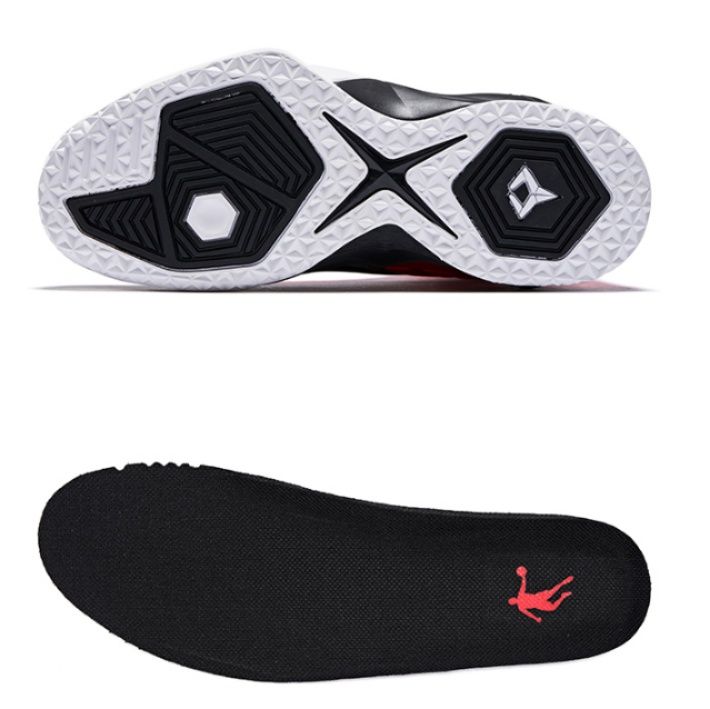 【プレシジョン・コート】バスケットボールシューズ ホワイト×ブラック | 流線型サイドケージ 高反発ソール テクニカル・スポーツウェア