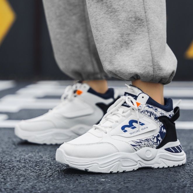 【アーバン・ダイナミクス】チャンキースニーカー ホワイト×ネイビー | グラフィックパネル オレンジアクセント ストリート・ボリュームソール