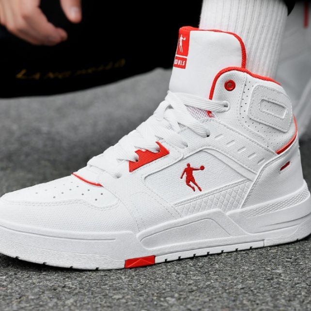 【クール・ミニマリズム】ハイカットスニーカー グレー×チャコール | シームレス・パネルデザイン オレンジアクセント アーバン・スポーティー