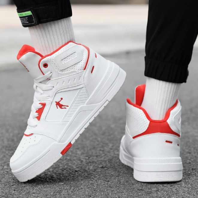 【クール・ミニマリズム】ハイカットスニーカー グレー×チャコール | シームレス・パネルデザイン オレンジアクセント アーバン・スポーティー