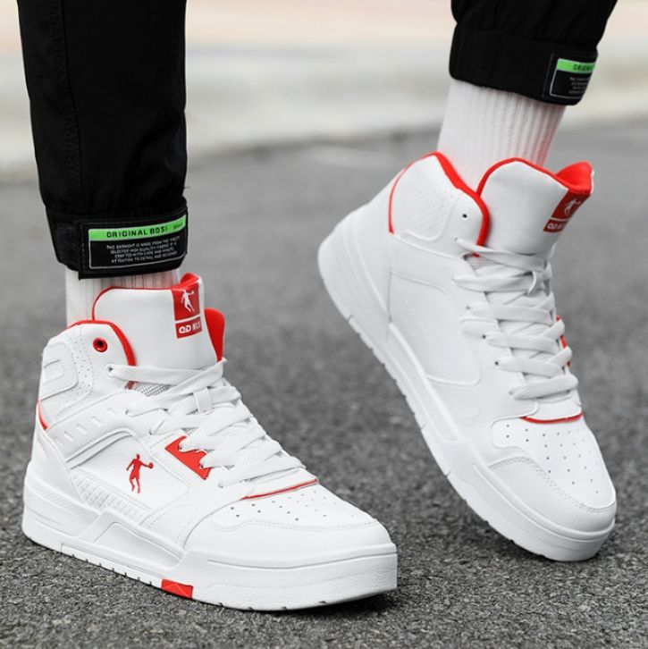 【クール・ミニマリズム】ハイカットスニーカー グレー×チャコール | シームレス・パネルデザイン オレンジアクセント アーバン・スポーティー