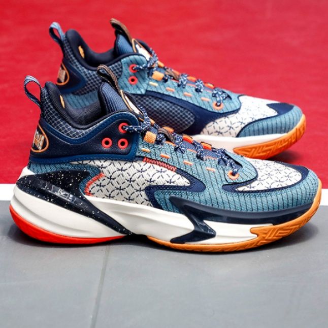 【バニー・ダイナミクス】バスケットスニーカー ブルー×オレンジ | ラビットアイコン 和柄風テキスタイル 高機能スポーツソール