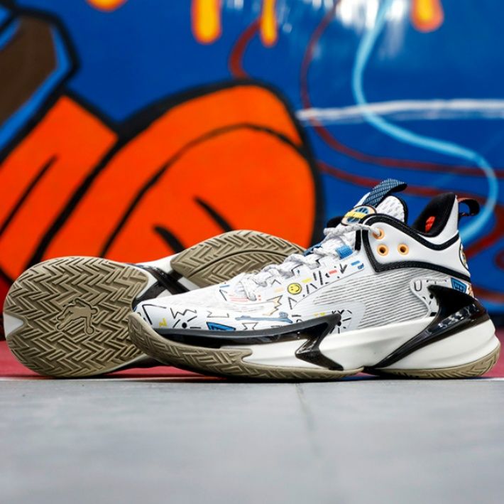 【バニー・ダイナミクス】バスケットスニーカー ブルー×オレンジ | ラビットアイコン 和柄風テキスタイル 高機能スポーツソール