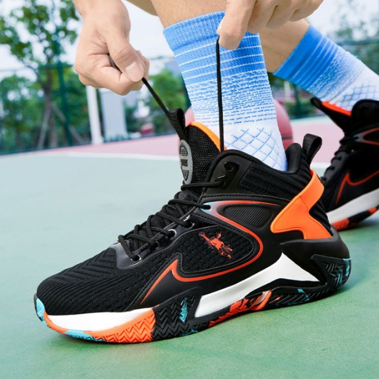 【ダイナミック・ボルト】ハイカット・バスケットシューズ ブラック×ネオンオレンジ | 3Dサイドパネル アスリートシルエット ストリート・スポーツ