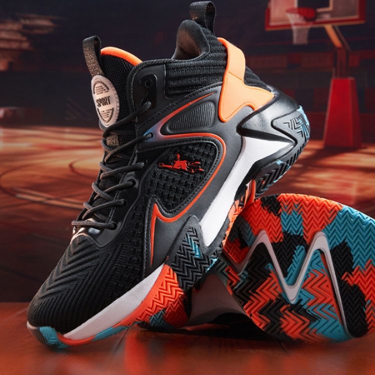 【ダイナミック・ボルト】ハイカット・バスケットシューズ ブラック×ネオンオレンジ | 3Dサイドパネル アスリートシルエット ストリート・スポーツ