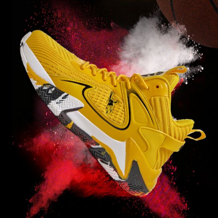 【ダイナミック・ボルト】ハイカット・バスケットシューズ ブラック×ネオンオレンジ | 3Dサイドパネル アスリートシルエット ストリート・スポーツ